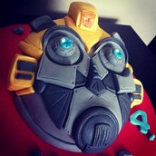 TRANSFORMER BUBBLEBEE LICKY LIPS CAKES LIVERPOOL