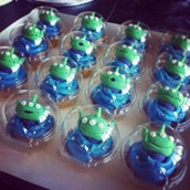 toy story alien cupcakes  - licky lips cakes liverpool